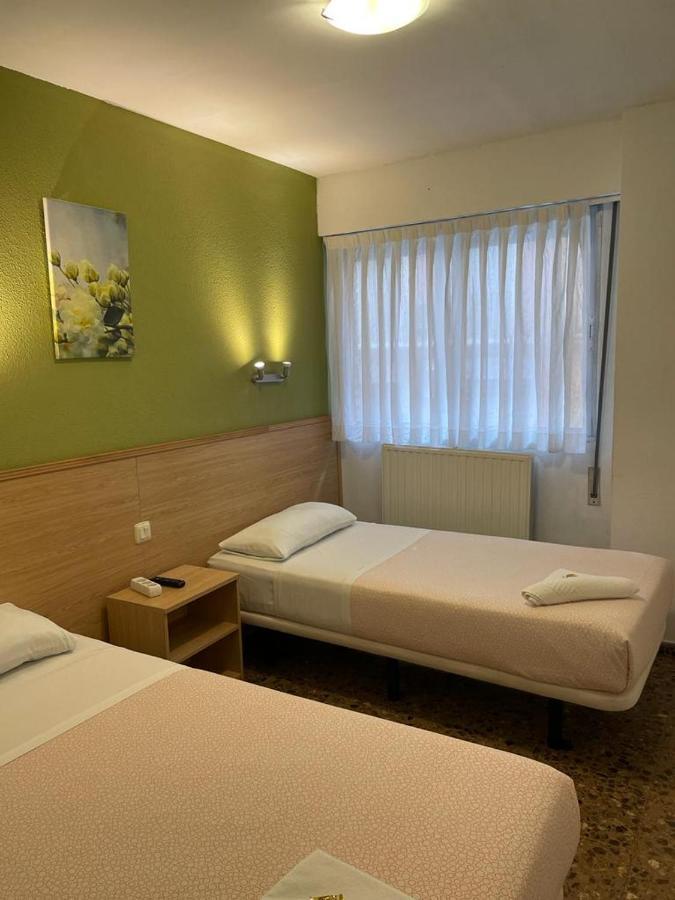 Hostal Milmarcos サラゴサ エクステリア 写真