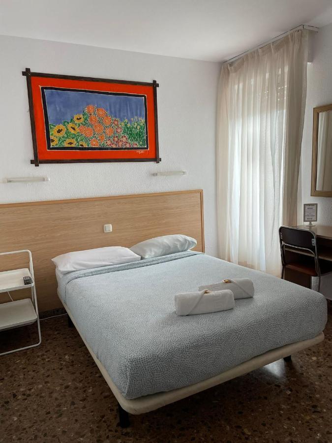 Hostal Milmarcos サラゴサ エクステリア 写真