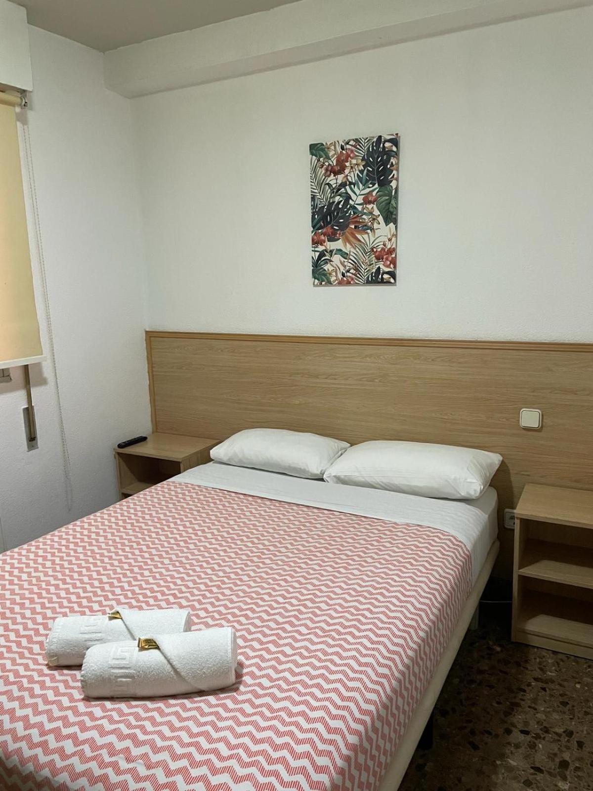 Hostal Milmarcos サラゴサ エクステリア 写真