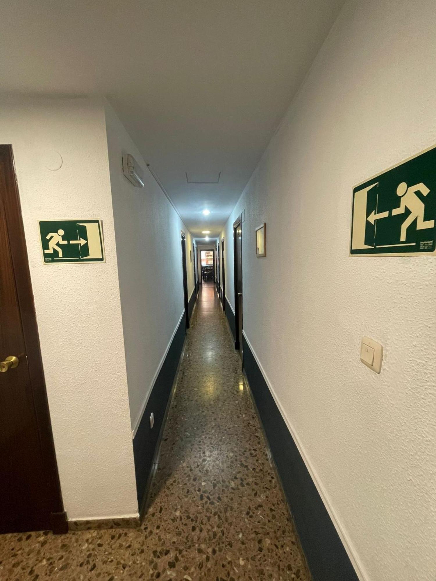 Hostal Milmarcos サラゴサ エクステリア 写真