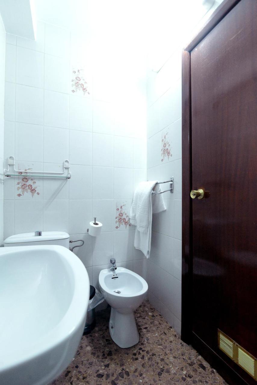 Hostal Milmarcos サラゴサ エクステリア 写真