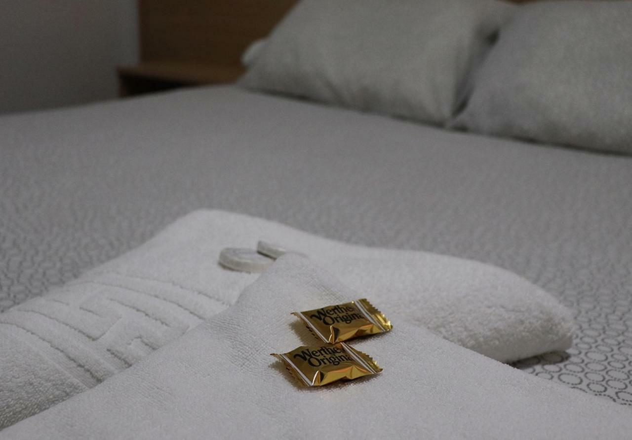 Hostal Milmarcos サラゴサ エクステリア 写真