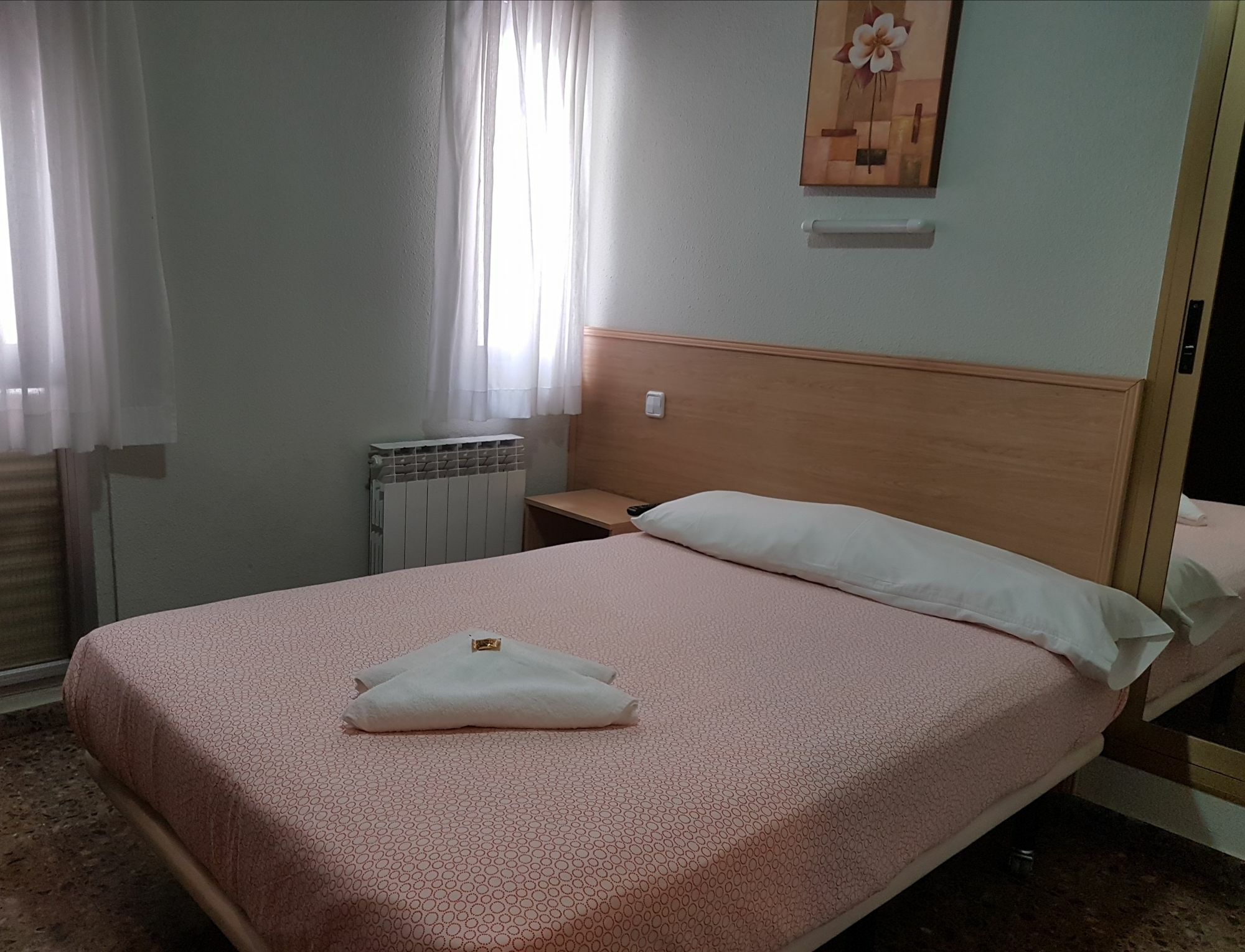 Hostal Milmarcos サラゴサ エクステリア 写真