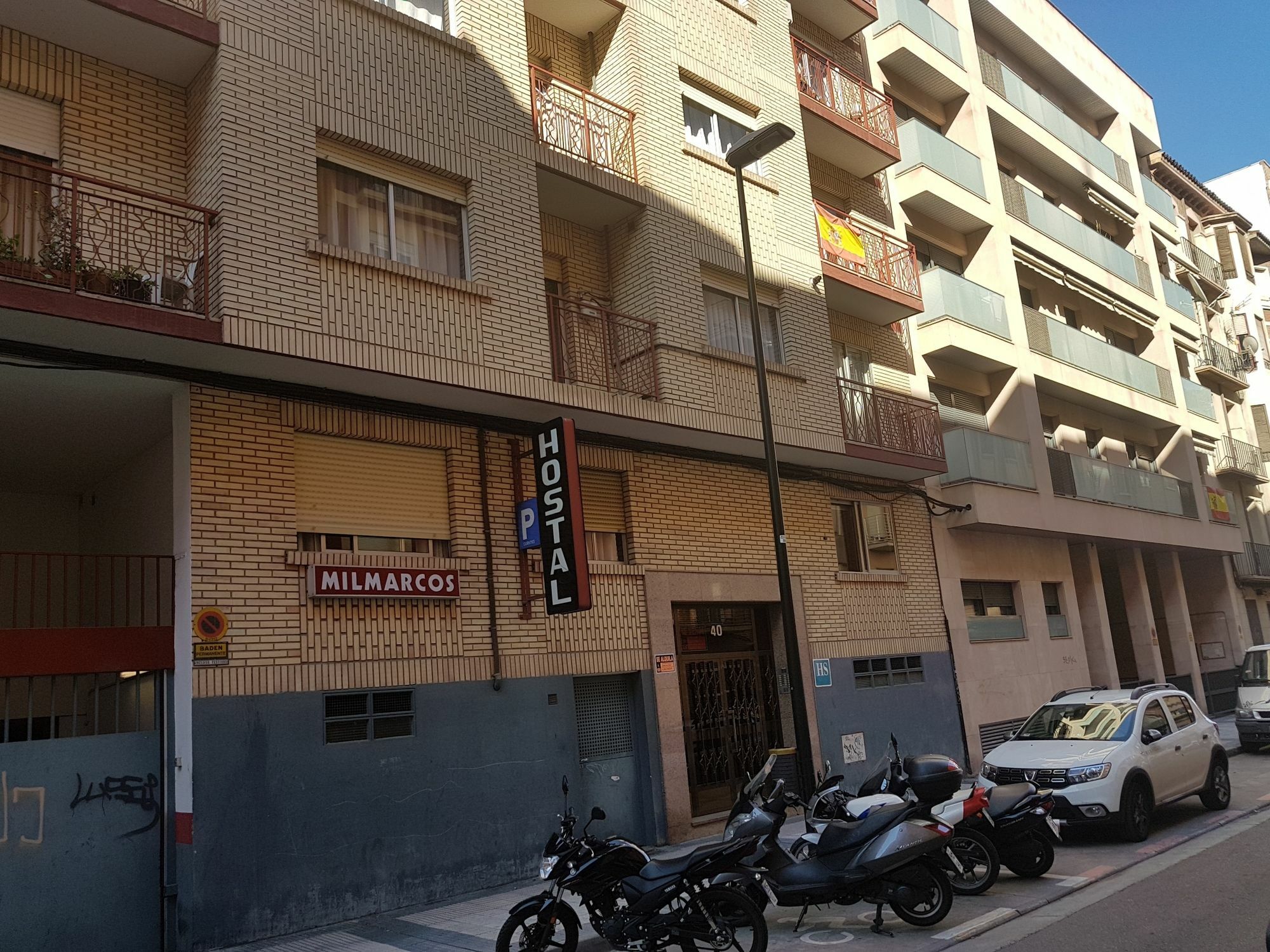 Hostal Milmarcos サラゴサ エクステリア 写真