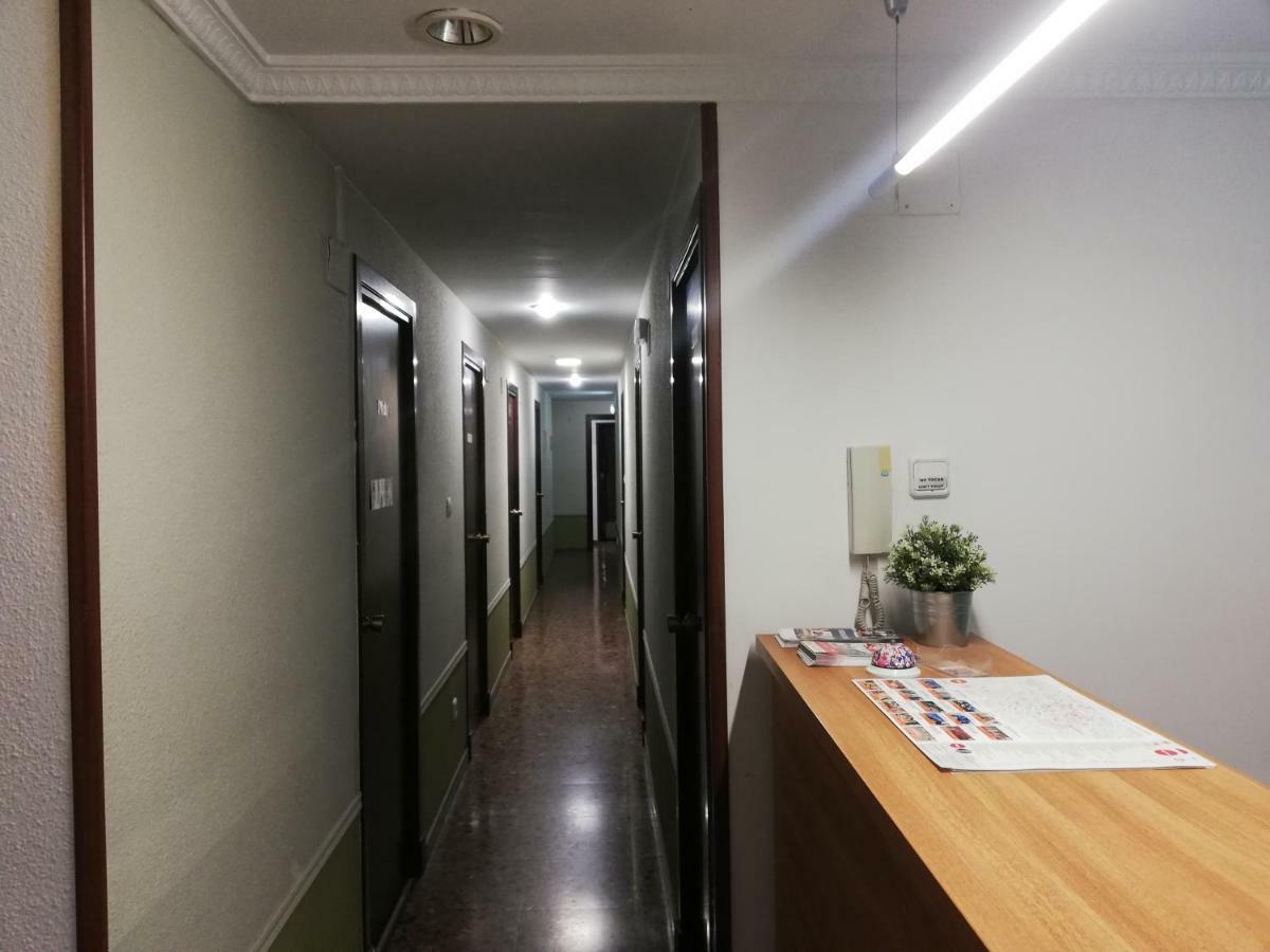 Hostal Milmarcos サラゴサ エクステリア 写真